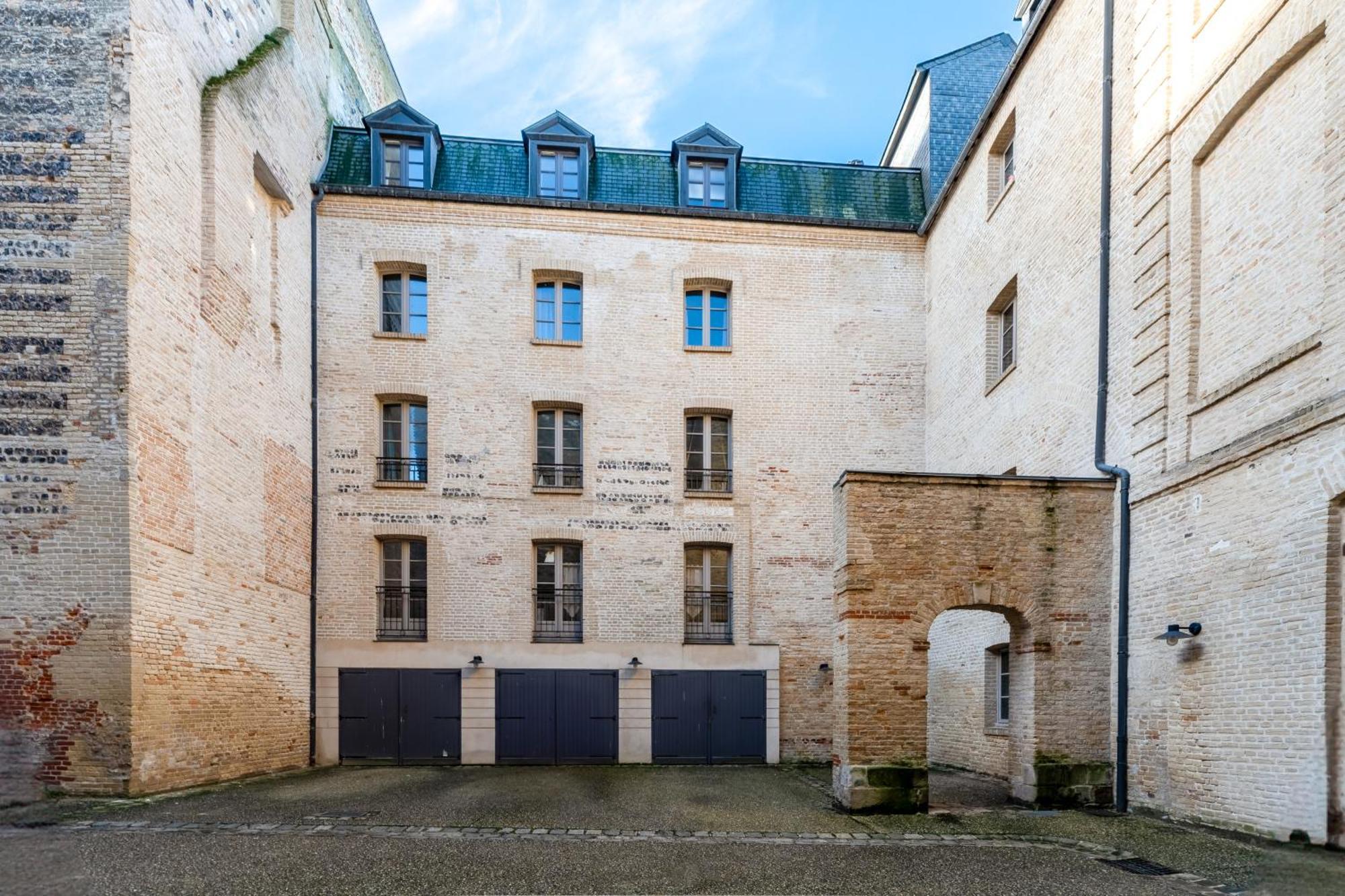 "Hinkley" Centre Ville Place De Parking Prive Dieppe Dış mekan fotoğraf
